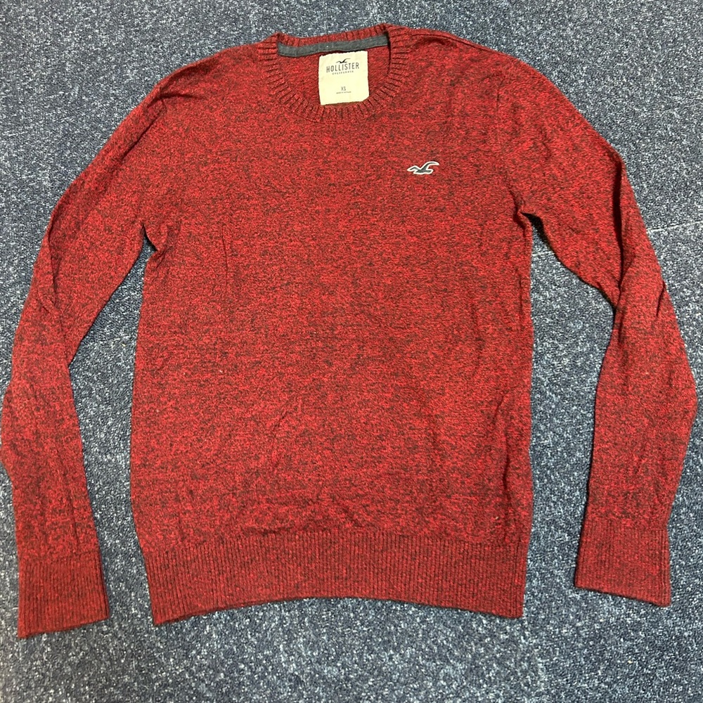 Hollister Men's burgundy sweater size XS